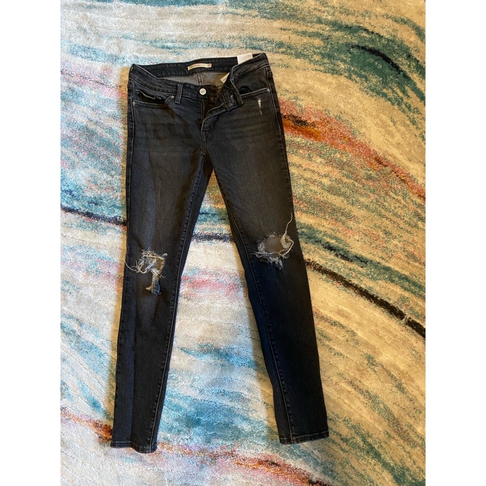 Levi’s 711 Skinny Gray Distressed Knee Jeans size 27